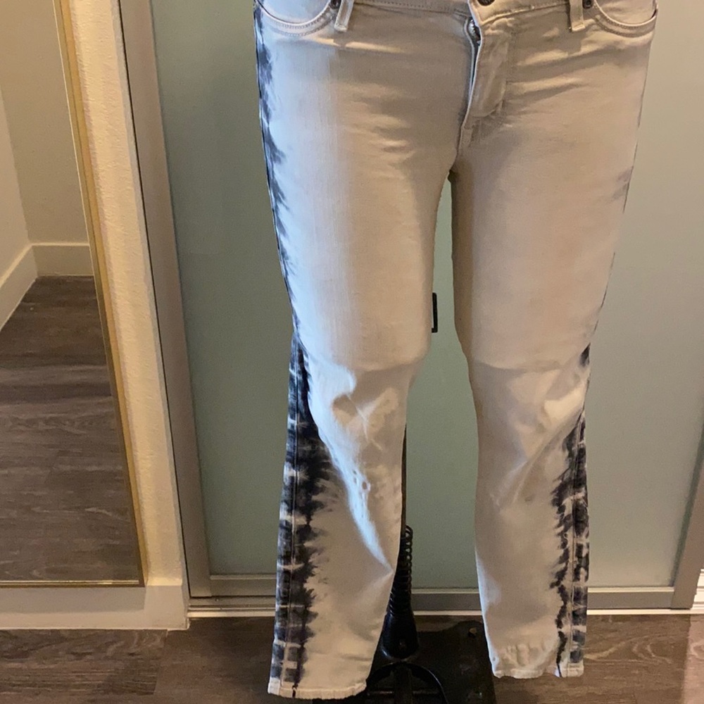 Women’s jean.